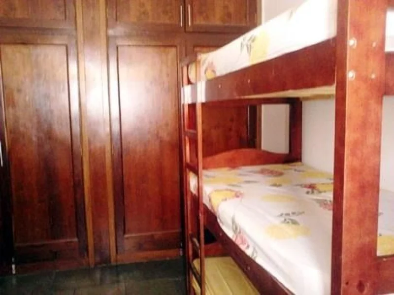 Pensão para Homens com Quartos Mobiliados e Compartilhados