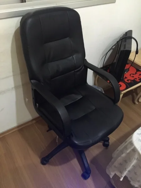 Cadeira Escritório com Rodízio