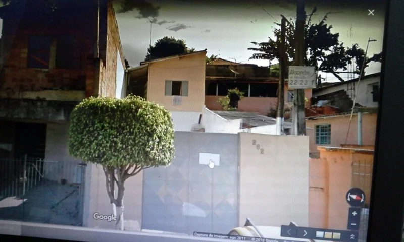 Casa 03 Dorm Prox Dutra Bancox e Sup Merc Nagumo Vista Verde