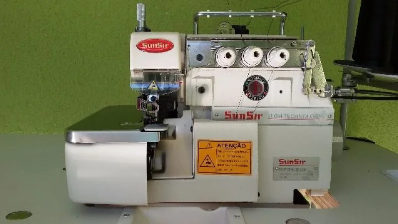 Máquina Overlock