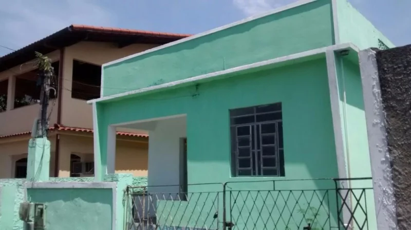 Vendo Casa 3 Quartos com Garagem + 01 Galpão com Banheiro em Anexo