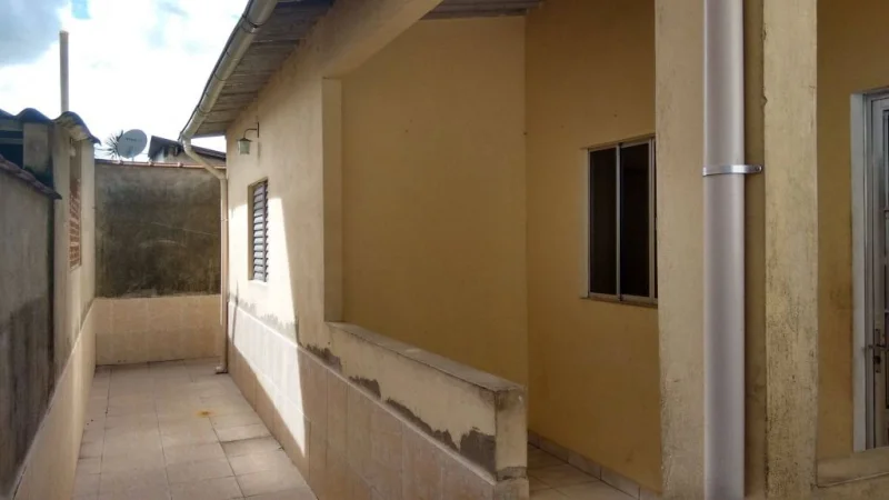 Sobrado na Frente com Casa nos Fundos