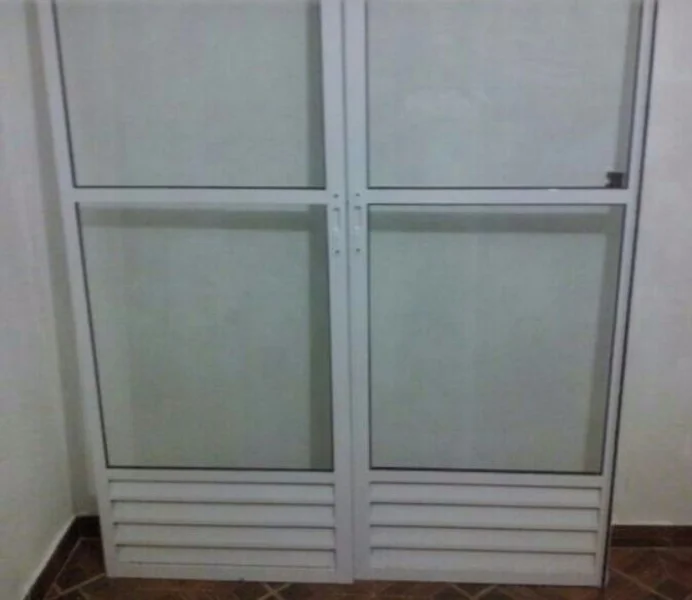 Vendo Portas Balcão / Vitrô / Pias de Mármore