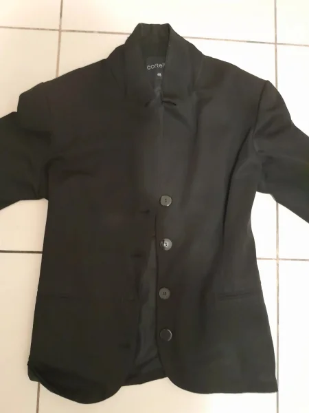 Vendo um blazer da marca Cortelle por R$10,00