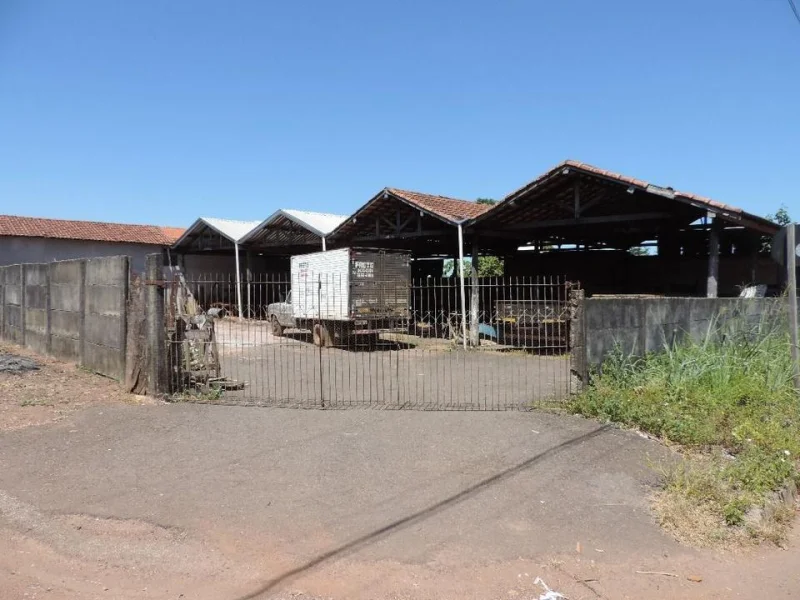 área Bem Localizada 900m2 Porangatu GO