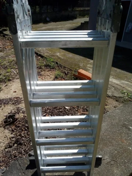 Vendo Escada de Alumínio Multifuncional