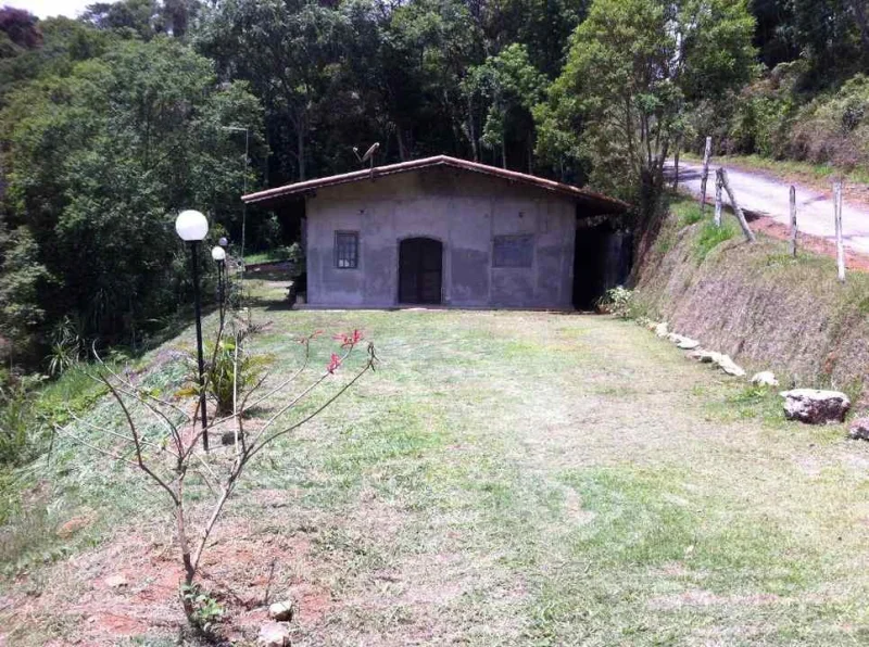 Vende SE Chácara em Condomínio Fechado Ibiúna