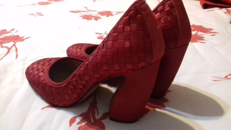 Sapato de Salto Grosso Vermelho