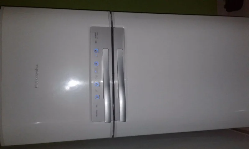 Vendo Peças de Geladeira Eletrolux Df50 Osb: Leia o Anuncio