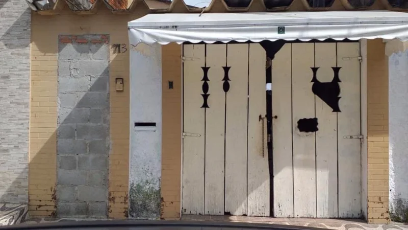 Vendo Casa com Espaço para Alugar