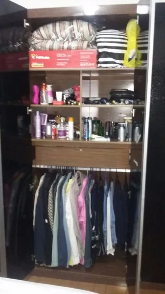 Guarda Roupa com Espelho