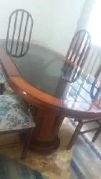 Mesa em Mogno com Tampo de Vidro