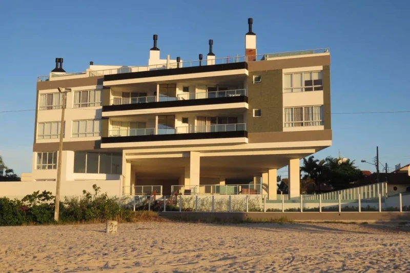 Apartamento 03 Suites Frente ao Mar