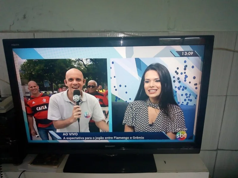 Vendo uma Televisão 42 Polegadas Lcd Marca Sharp em Perfeito Estado