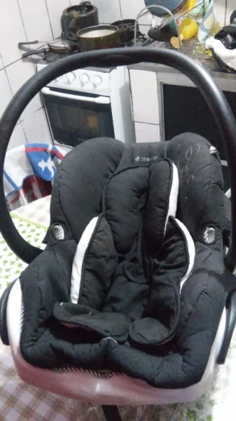 Max Cosi Bebe Conforto Cadeirinha para Carro 3 Meses de Uso