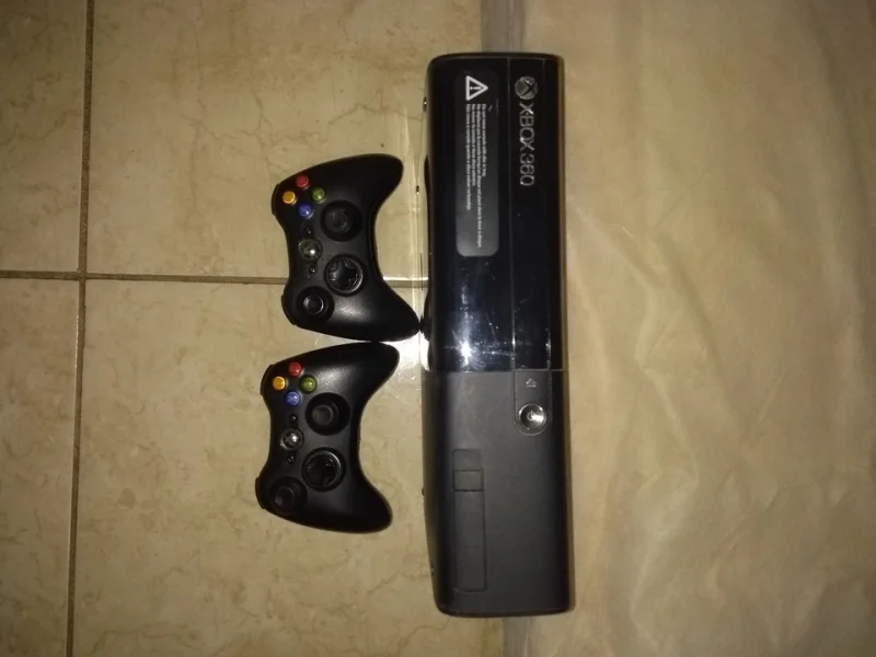 XBOX 360+ Kinect+ 2 Controles