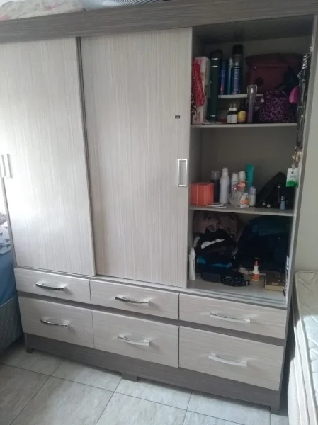 Guarda-roupas Semi Novo