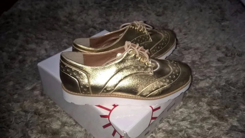 Tenis Dourado