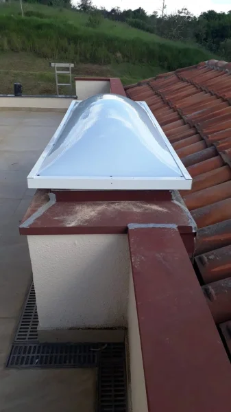 Iluminação natural é arquitetura inteligente. Domos em Policarbonato