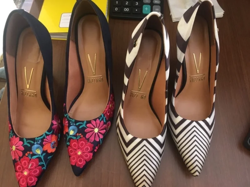 Scarpin Vizzano Bordado Azul Escuro ou Branco Zebra