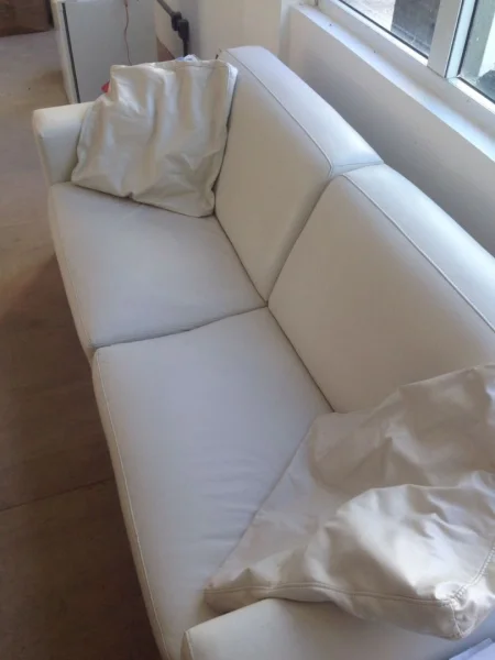 Sofá de 3 Lugares em Couro Branco