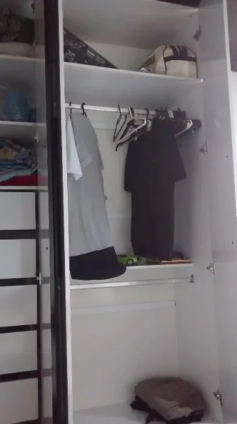 Rack é um Guarda Roupa de Casal