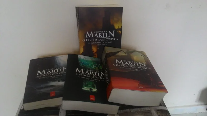 4 Livros da Saga Game Of Thrones (1,2,4,5)