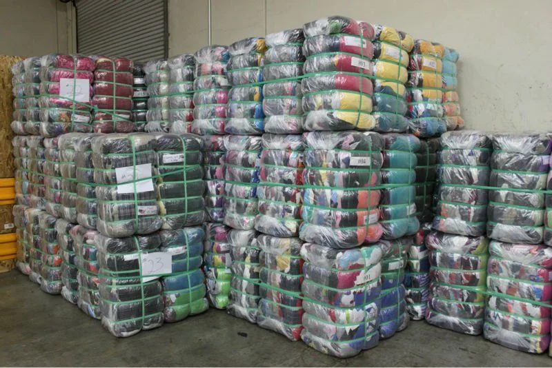 Fardo 300 Peças de Roupas para Brecho - Qualidade 1 Linha