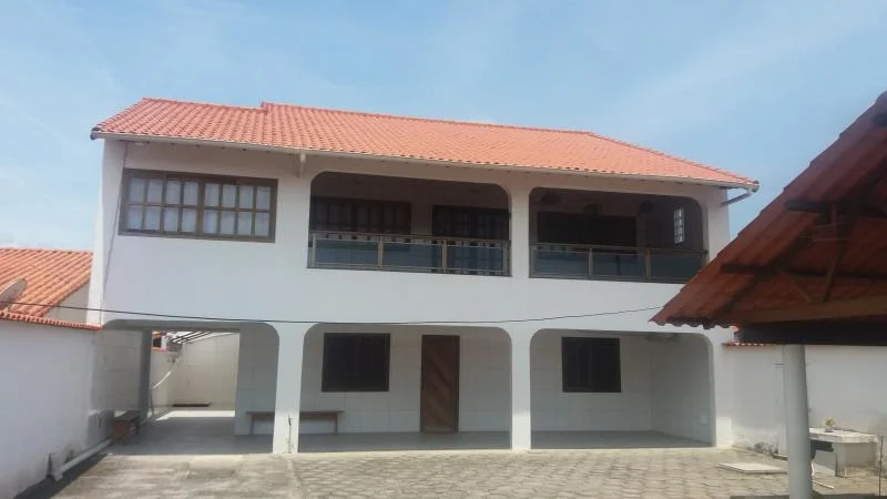 Duplex com 4 Dorms em Maricá - Barra de Maricá por 589 Mil à Venda