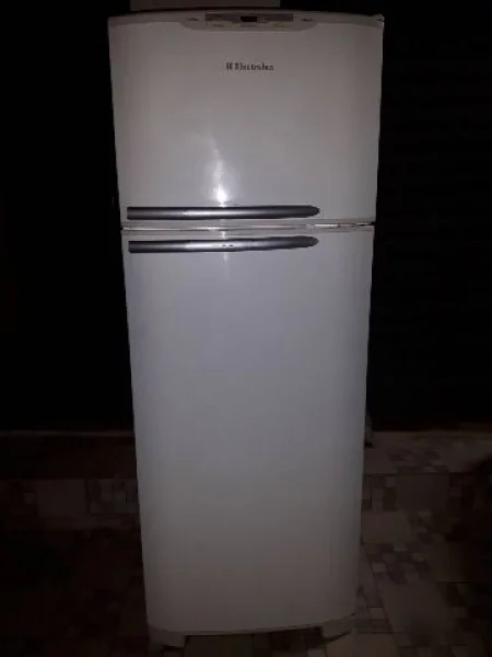Geladeira Frost Free Eletrolux Df45