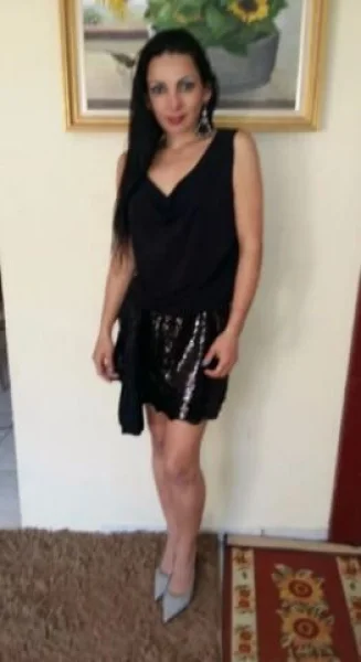 Vestido Bordado com Lantejoula na Parte Inferior Preto