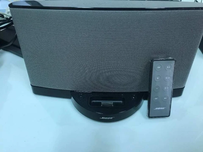 Tocador de Som com Carregador Embutido para Iphone 4 / 4s
