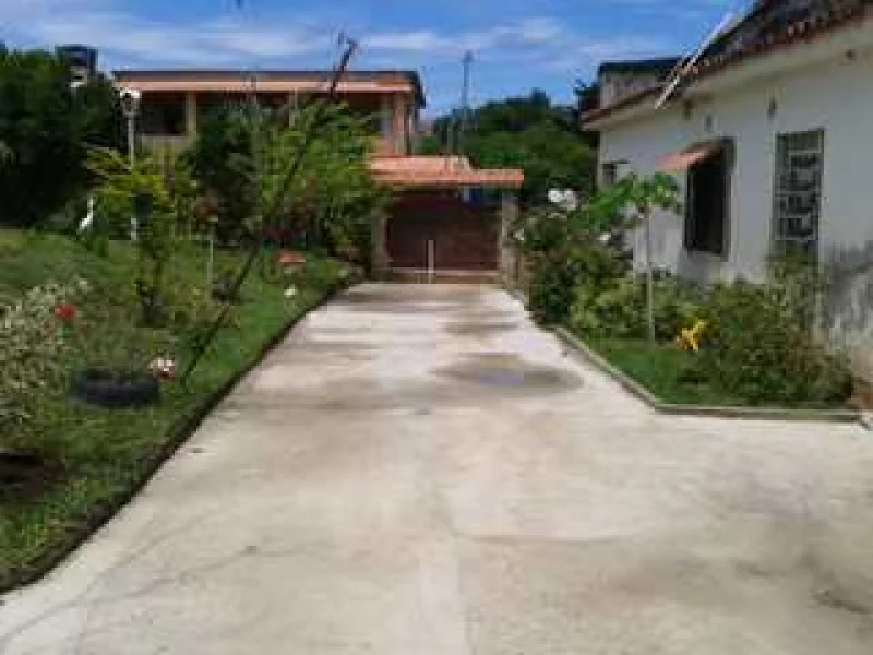 Chácara, Casa com Terreno Grande, Aprisco e Galinheiro, São Gonçalo, R