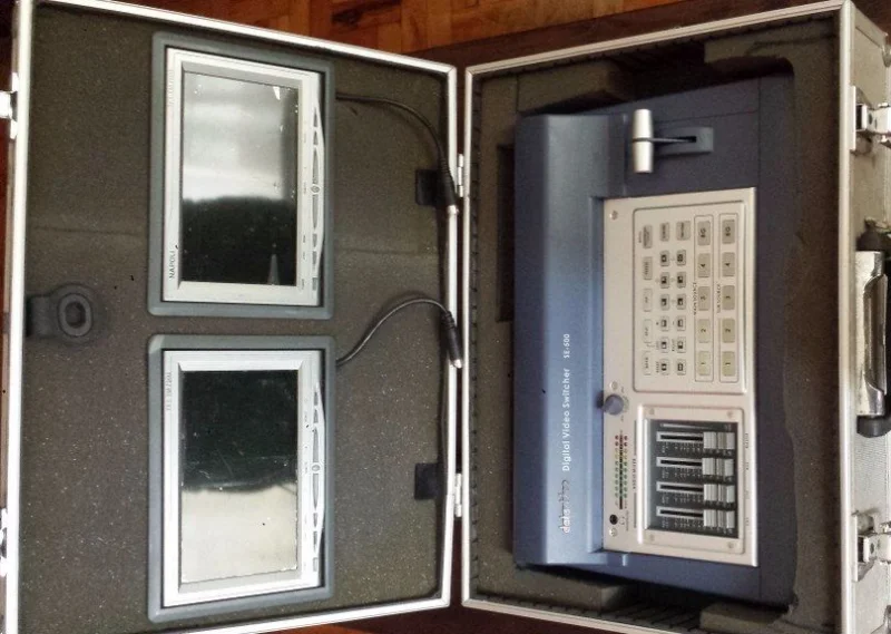 Datavideo Se500 Video Mixer Kit Mesa Monitor Case