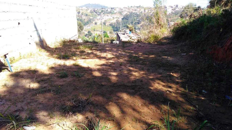 Vendo um Terreno