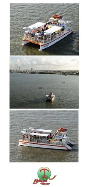 Passeio Catamarã