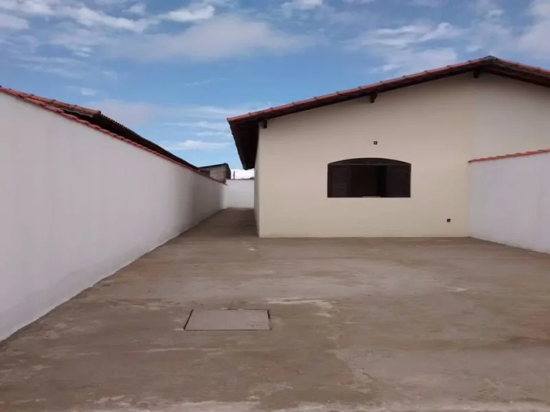 Casa 3dormit á 800mts da Praia no Valor de 129mil á Vista na Mendes Casas de Praia