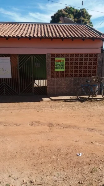 Vendo Casa no Bairro Santa Laura (60 Mil na Mão,o Restante a Negociar)