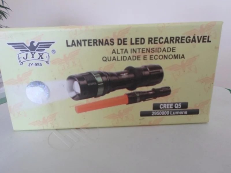 Lanterna de Led Recarregável Cree Q5 Jy-985