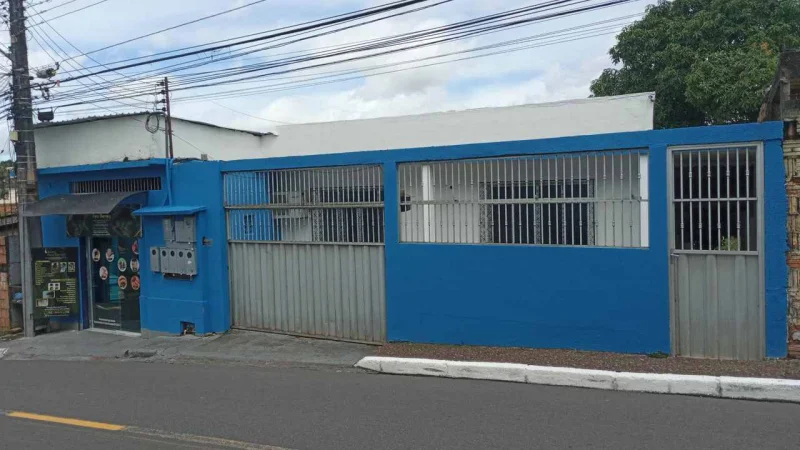 Casa com 4 Dormitórios à Venda, 511 m2 por RS 500.000,00 - Parque 10 de Novembro - Manaus-am